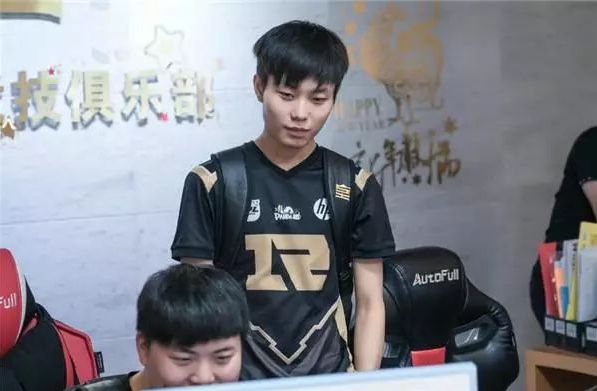 联赛中交出 联赛中交出