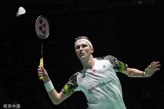 向年轻球员 向年轻球员